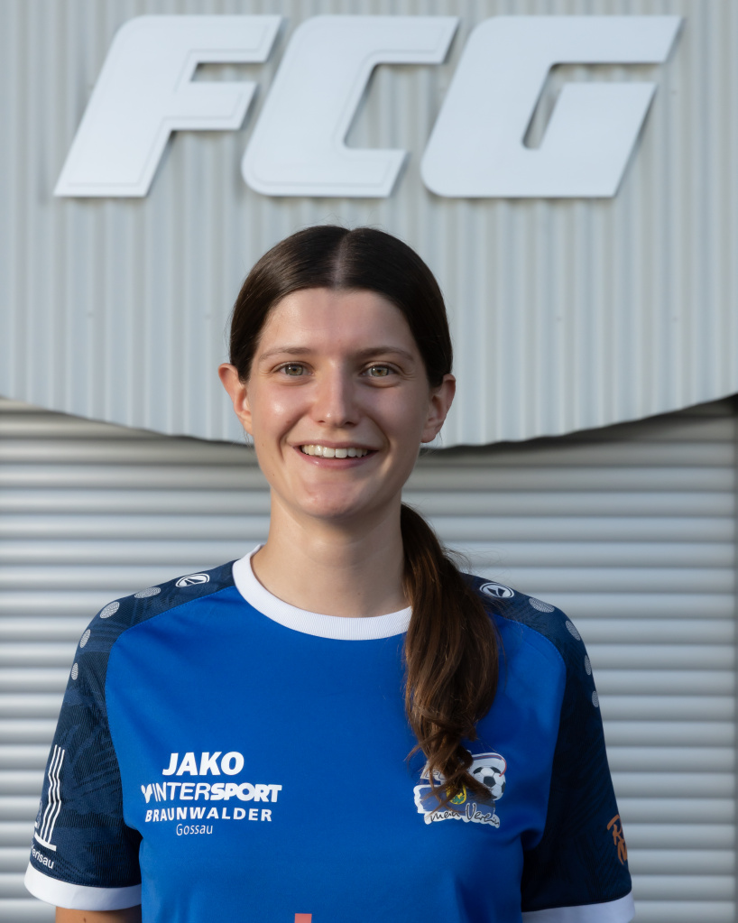 5 Laura Hostettler 2003